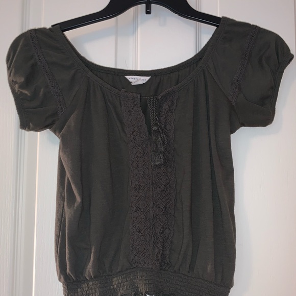 Olive green shirt - Picture 1 of 2